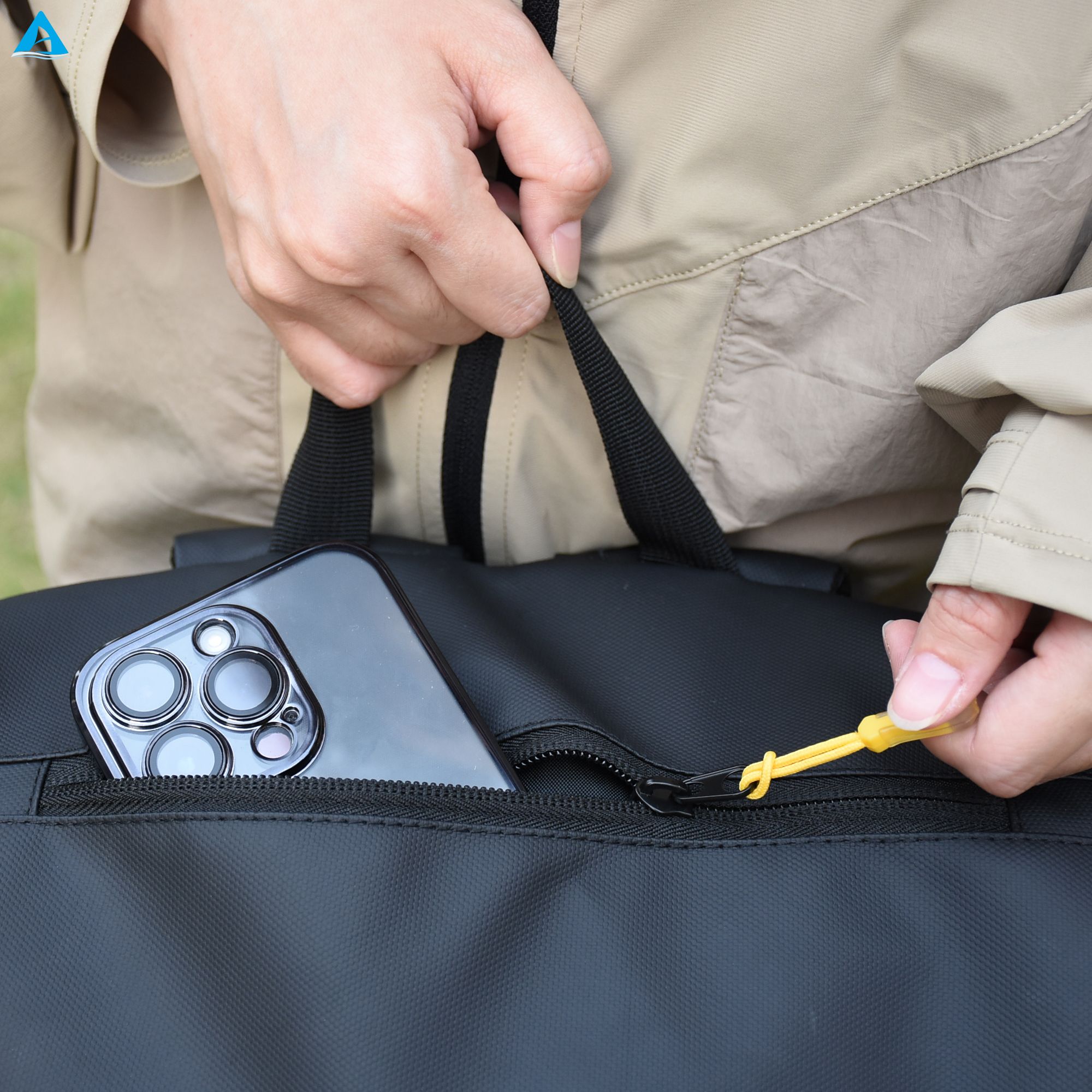 Fashion Business backpack Large Backpack Carry On Backpack Waterproof Outdoor Sports Rucksack Casual Daypack Fit 14 Inch Laptop Backpack