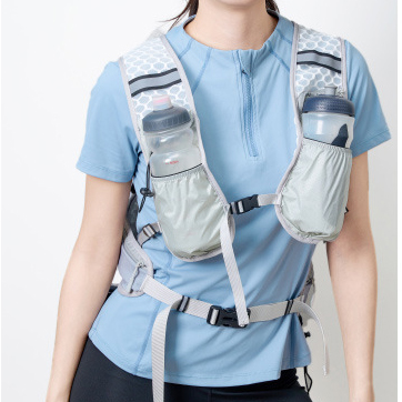 Outdoor Running Hydration Vest Lightweight Breathable Mesh Nylon Physiological Curve Back Water Bottle Compartment Adjustable