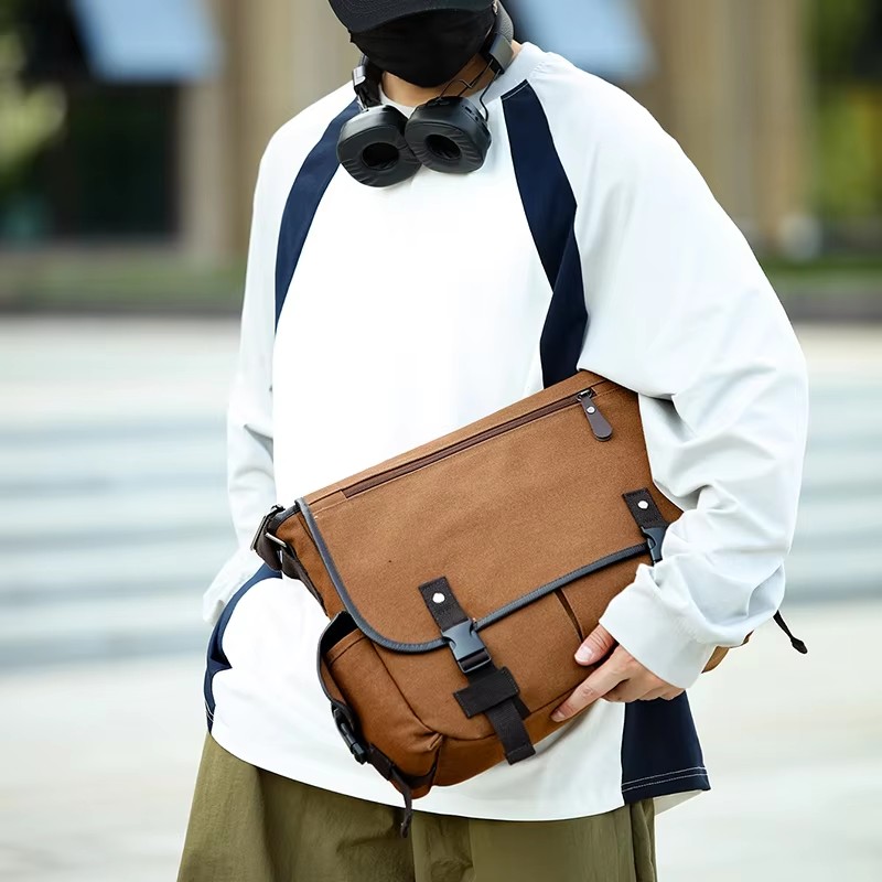 Fashion Men's Casual Crossbody Shoulder Bag Minimalist Travel Bag With Adjustable Strap Buckle Closure for Commuting Use