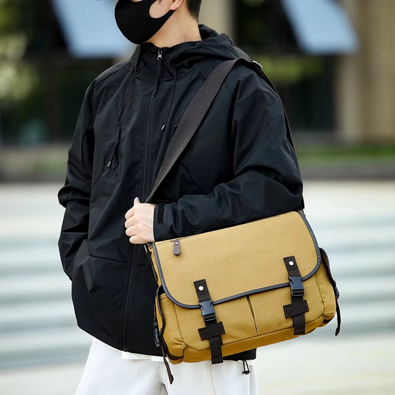 Fashion Men's Casual Crossbody Shoulder Bag Minimalist Travel Bag With Adjustable Strap Buckle Closure for Commuting Use