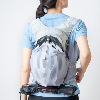 Outdoor Running Hydration Vest Lightweight Breathable Mesh Nylon Physiological Curve Back Water Bottle Compartment Adjustable