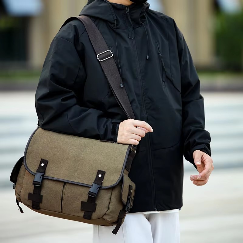 Fashion Men's Casual Crossbody Shoulder Bag Minimalist Travel Bag With Adjustable Strap Buckle Closure for Commuting Use