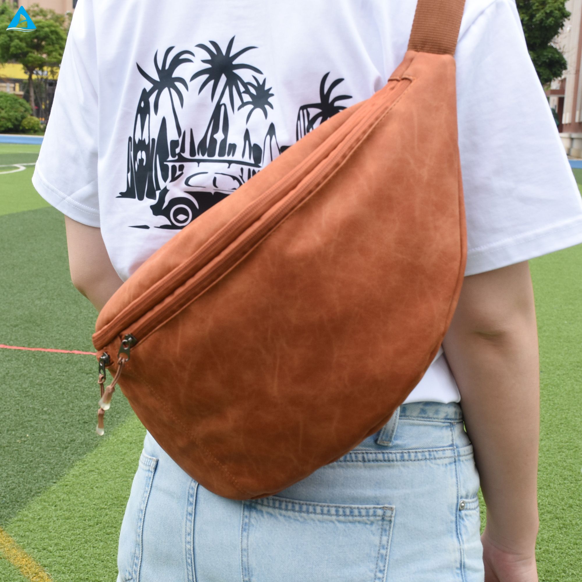 Nylon Customized Casual Minimalist Trendy Waterproof Zipper Closure Sports Waist Belt Bag for Men Women Commuting Versatile Bag